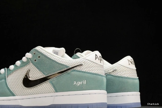  FD2562-400 Dunk Nike  Skateboards April SB Low 0830